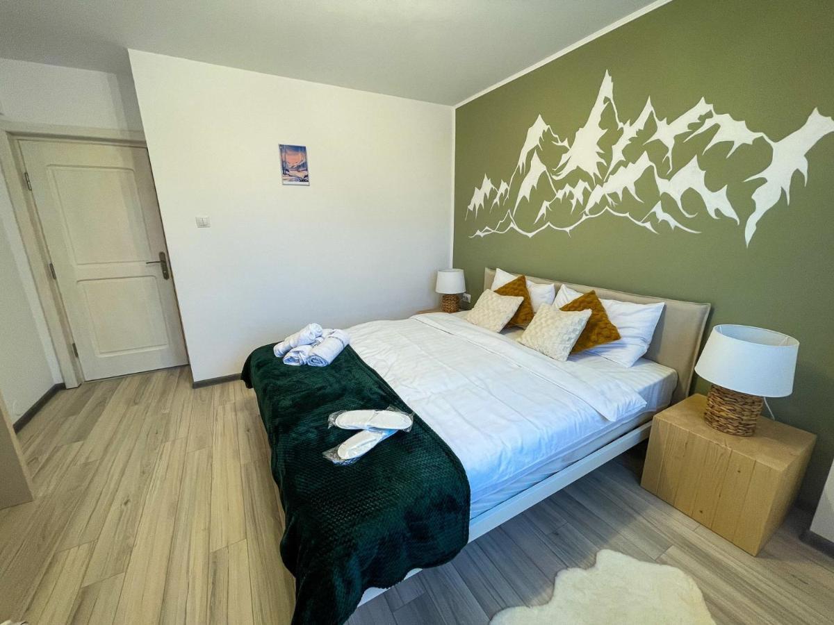 Tudor'S Mountain Retreat Campina Esterno foto