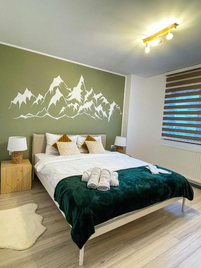 Tudor'S Mountain Retreat Campina Esterno foto